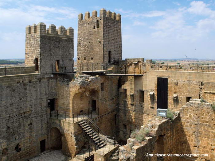 TORRES DEL REY Y DE LA REINA